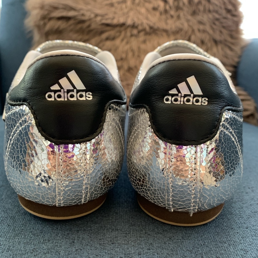 Adidas taekwondo metallic silver women’s 6.5 sneakers - Picture 3 of 8